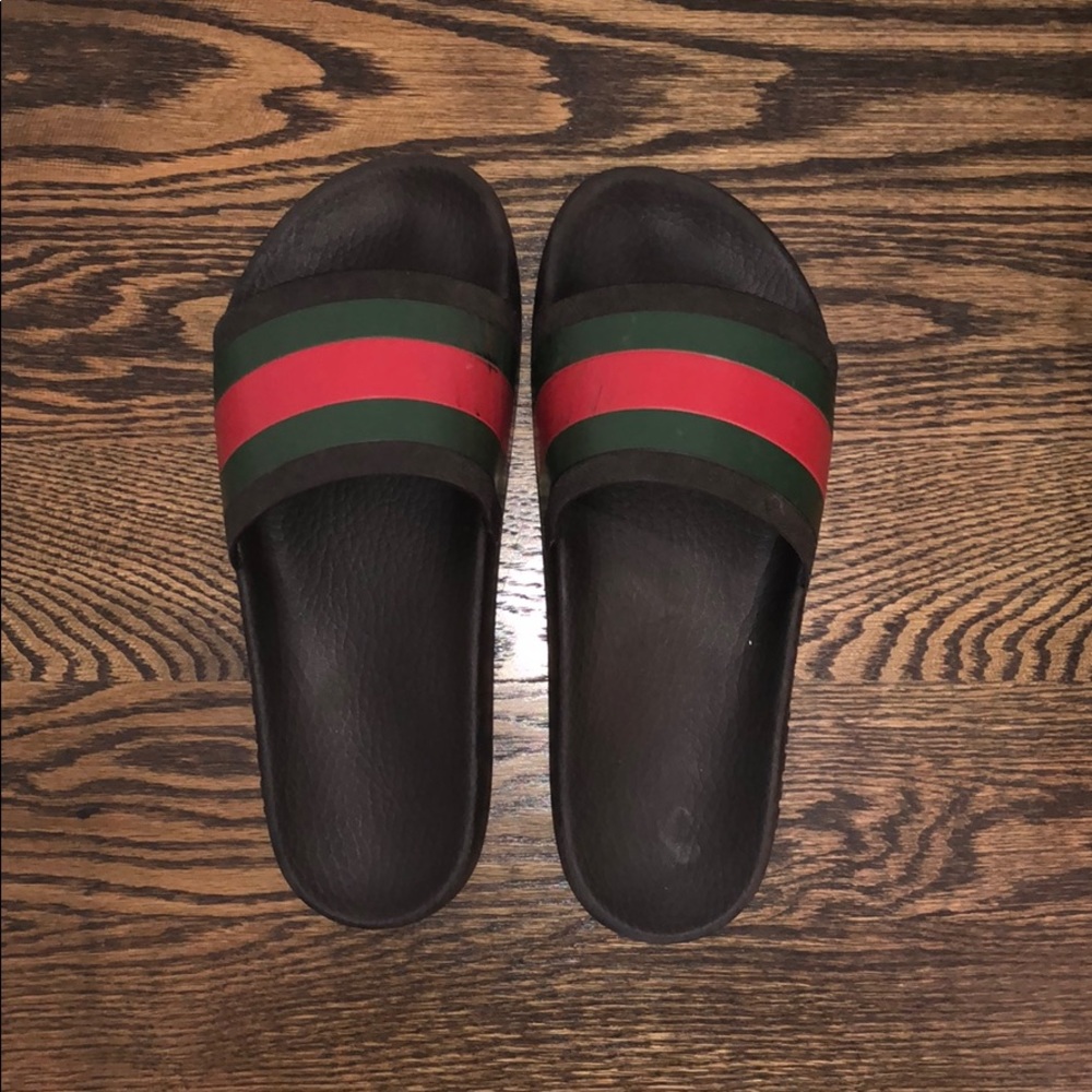 Gucci men’s black slides